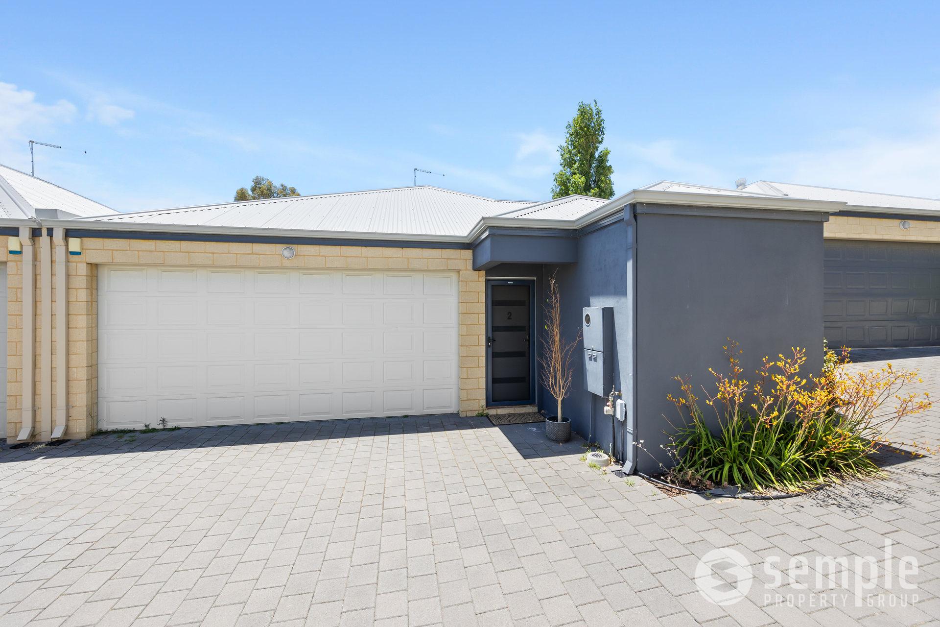 2/393 Carrington Street, Hamilton Hill WA 6163