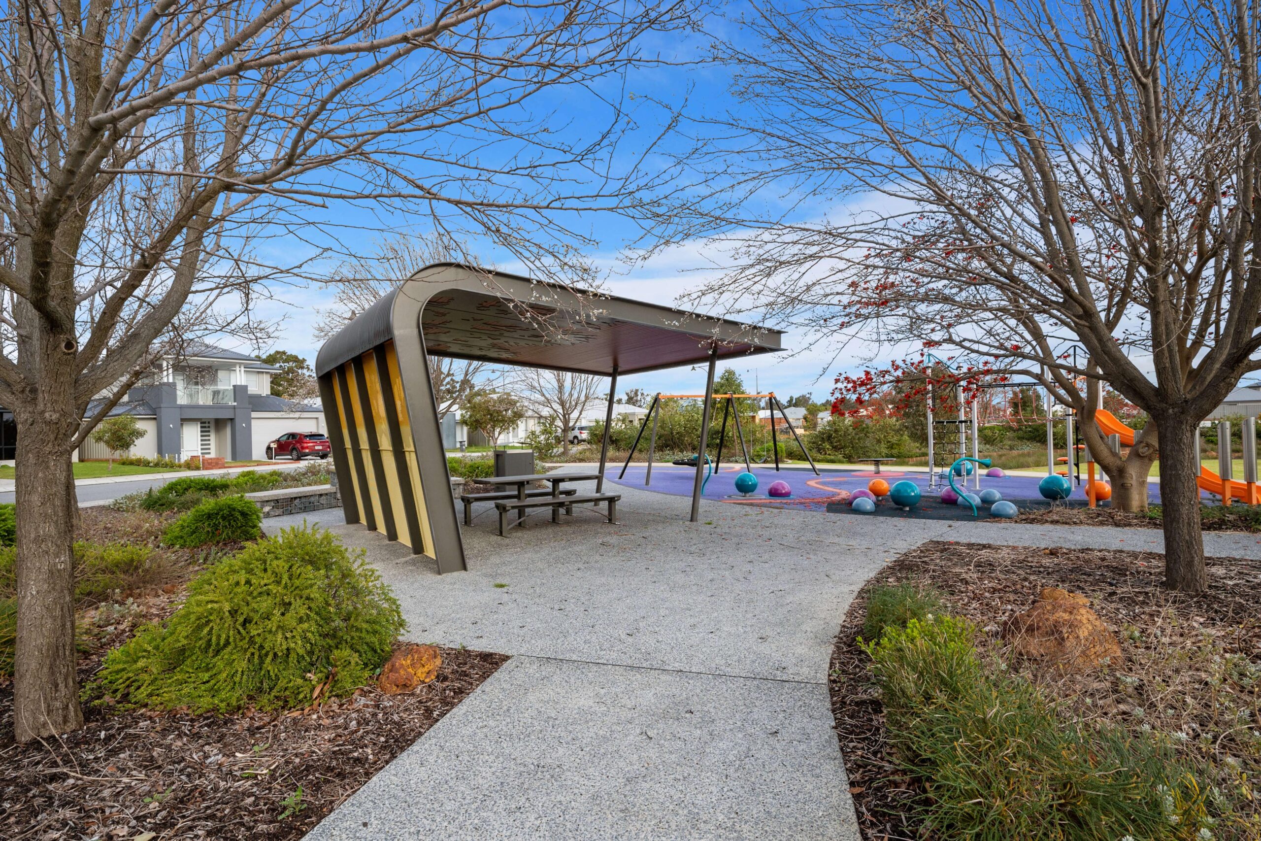 Real estate agents Wandi