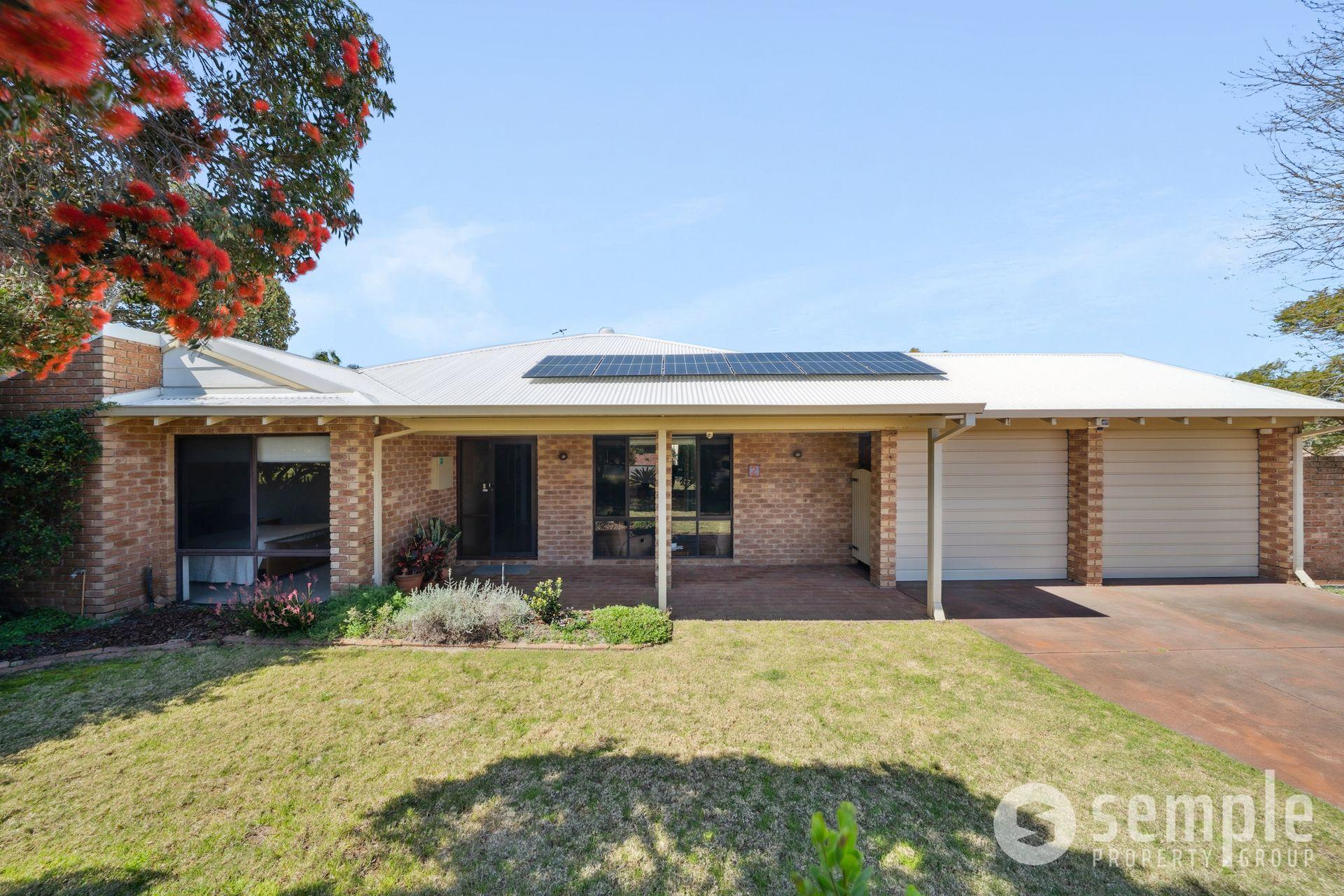 2 Peak Court, Leeming WA 6149