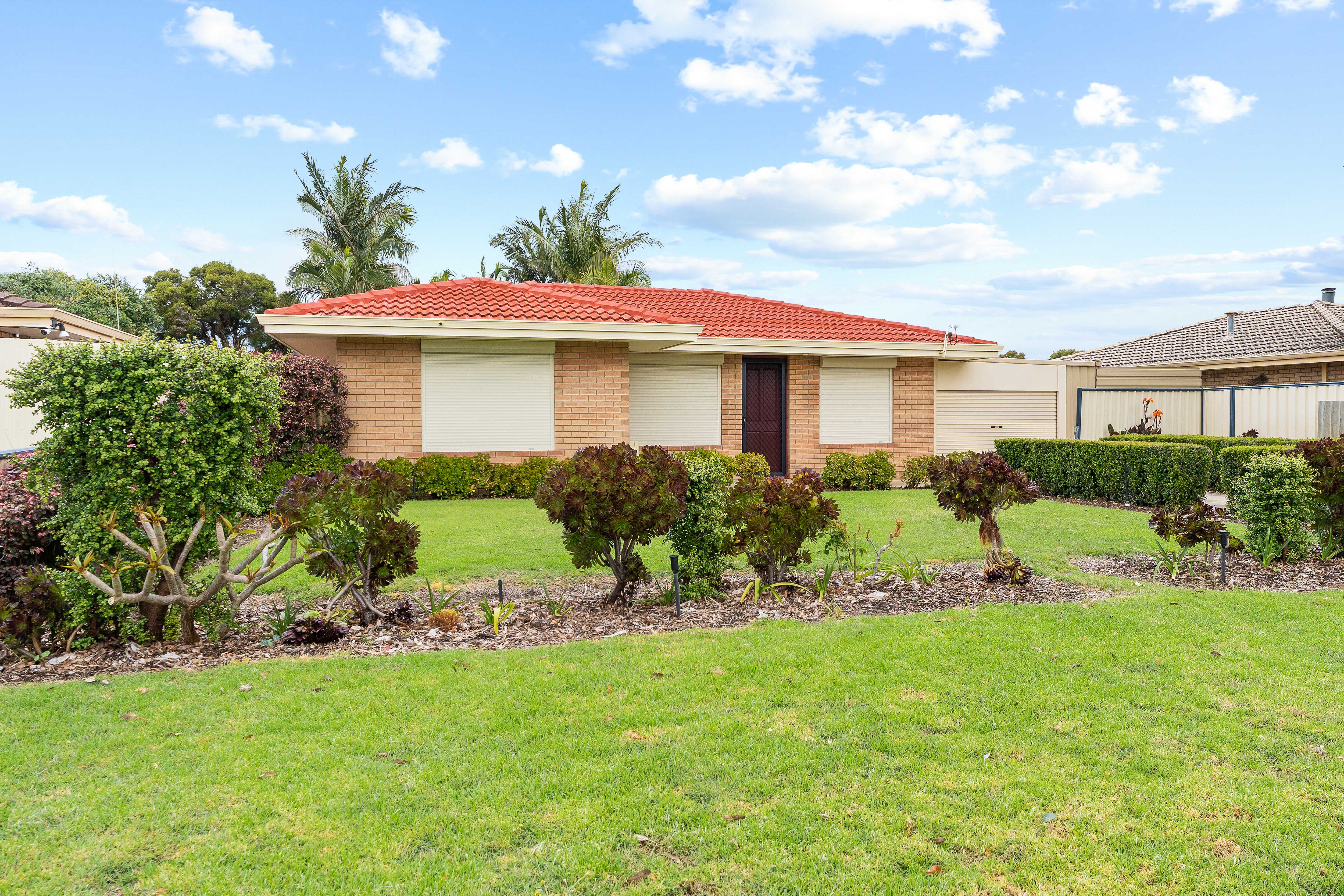18 Labyrinth Way, South Lake WA 6164
