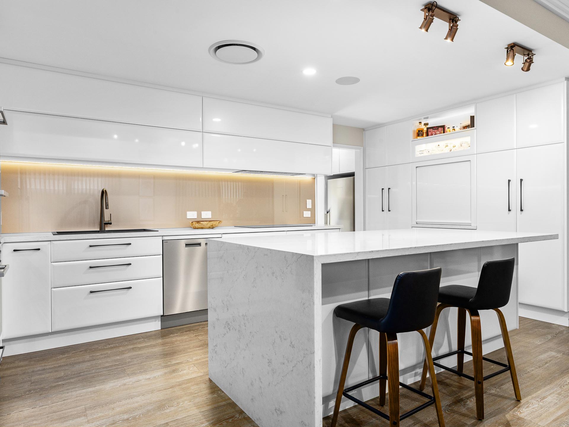 15 Yangebup Road, Yangebup WA 6164