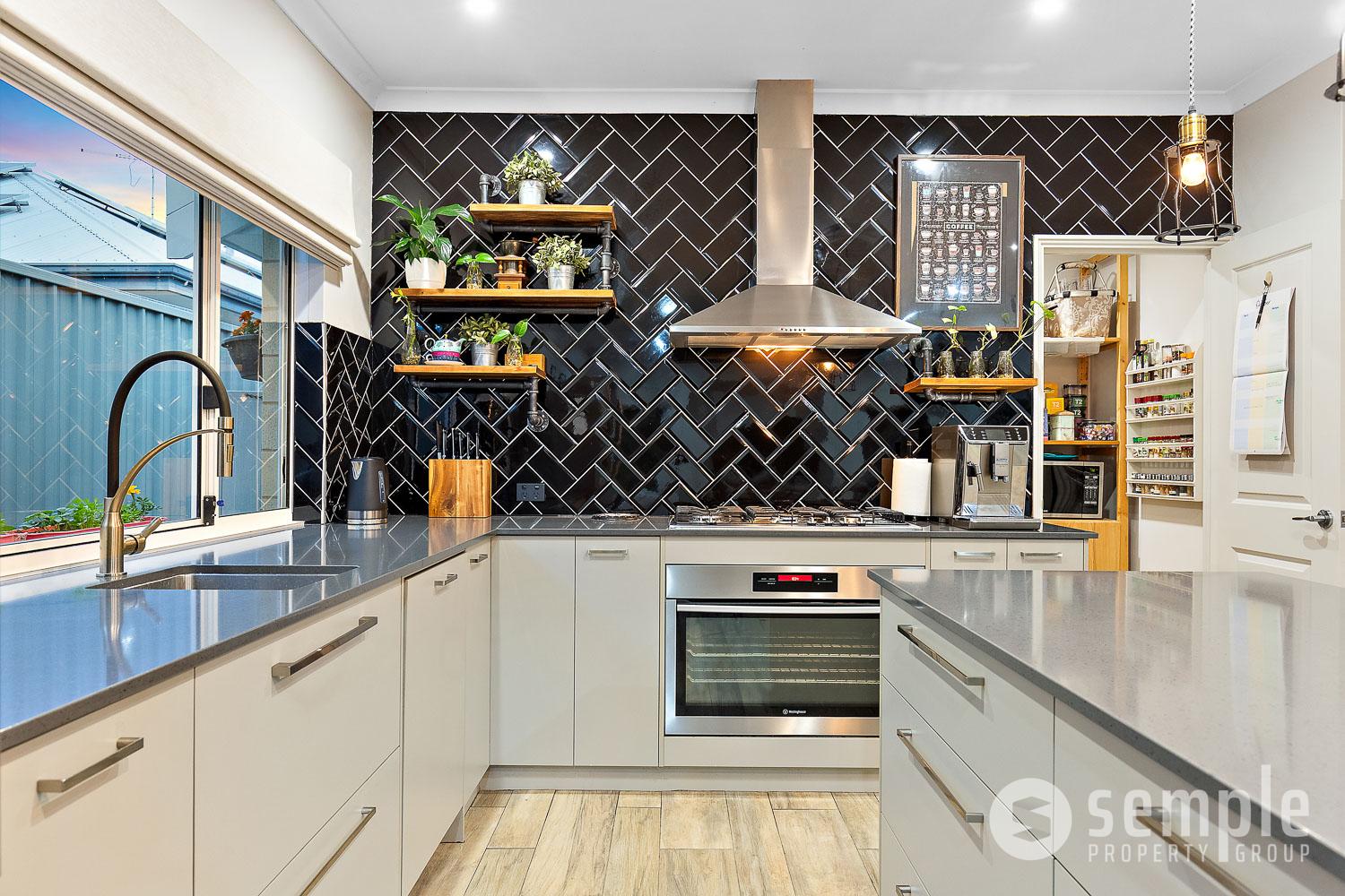 5 Hird Road, Success WA 6164