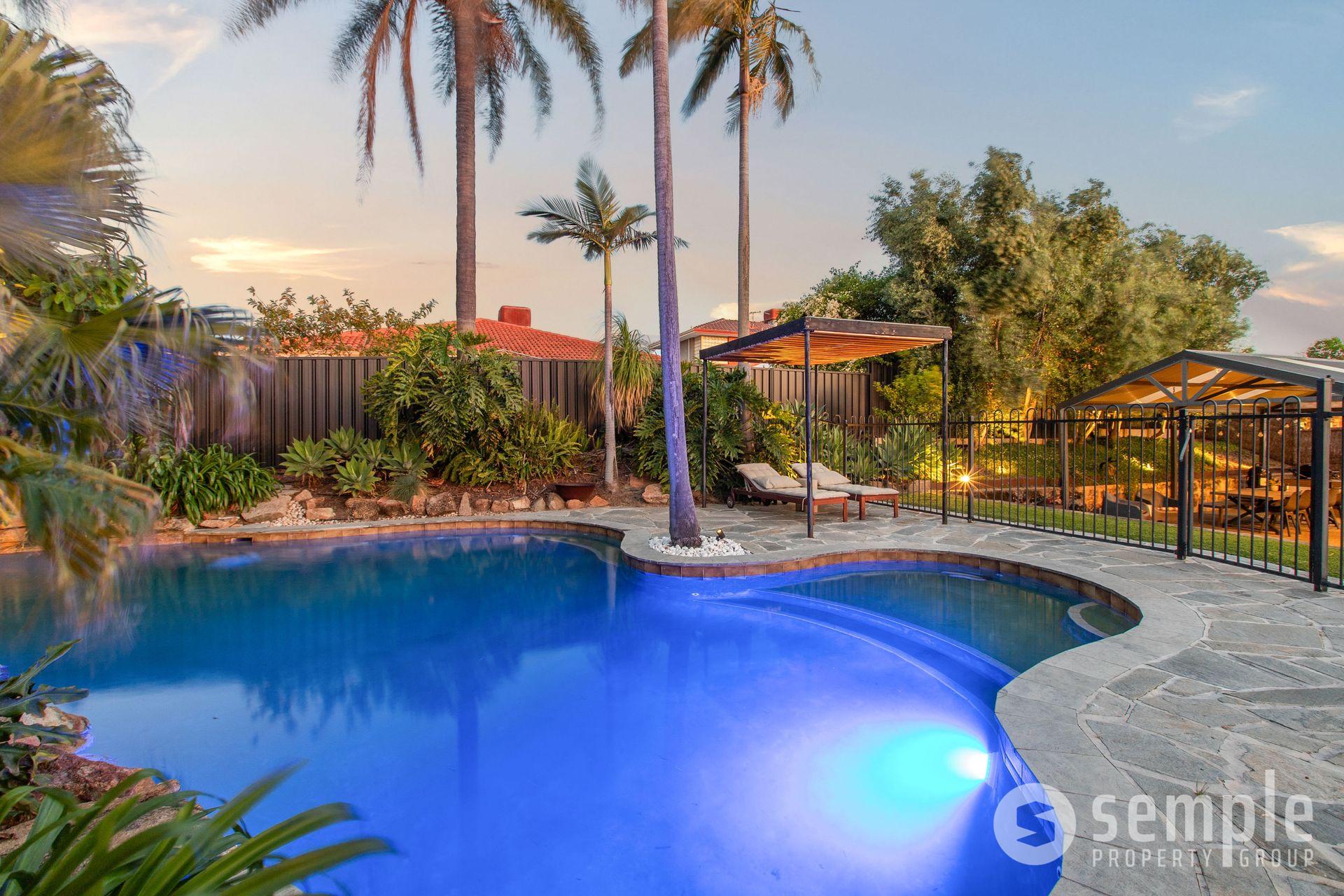 17 Meadow Grove, Leeming WA 6149