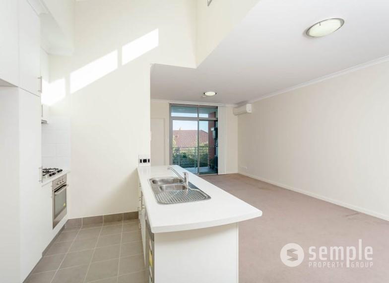 4/31 Malata Crescent, Success WA 6164