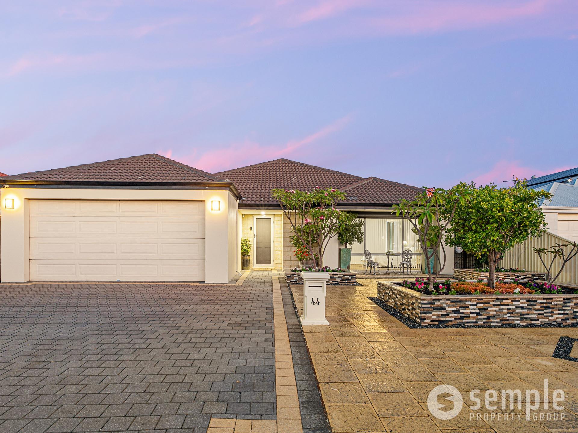 44 Chivalry Way, Atwell WA 6164