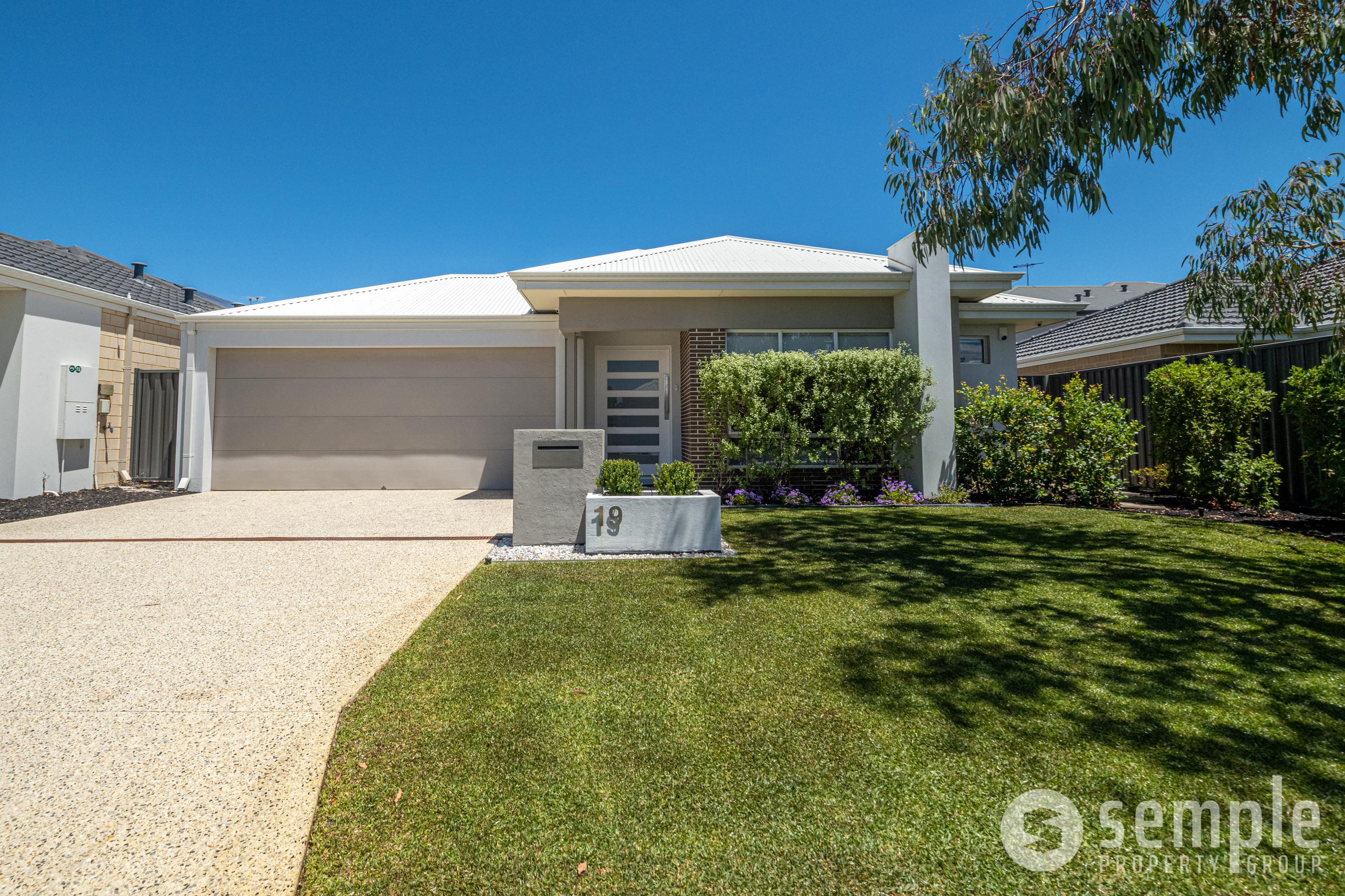 19 Garnet Road, Treeby WA 6164