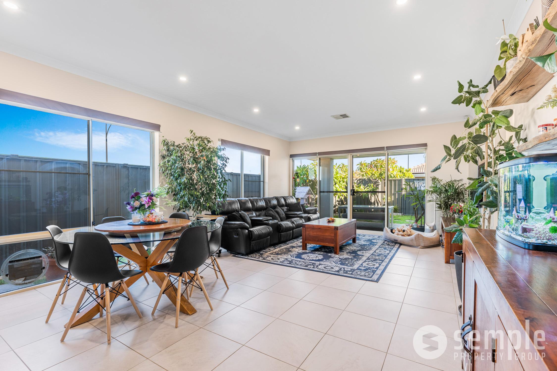 27 Vivaldi Street, Hammond Park WA 6164