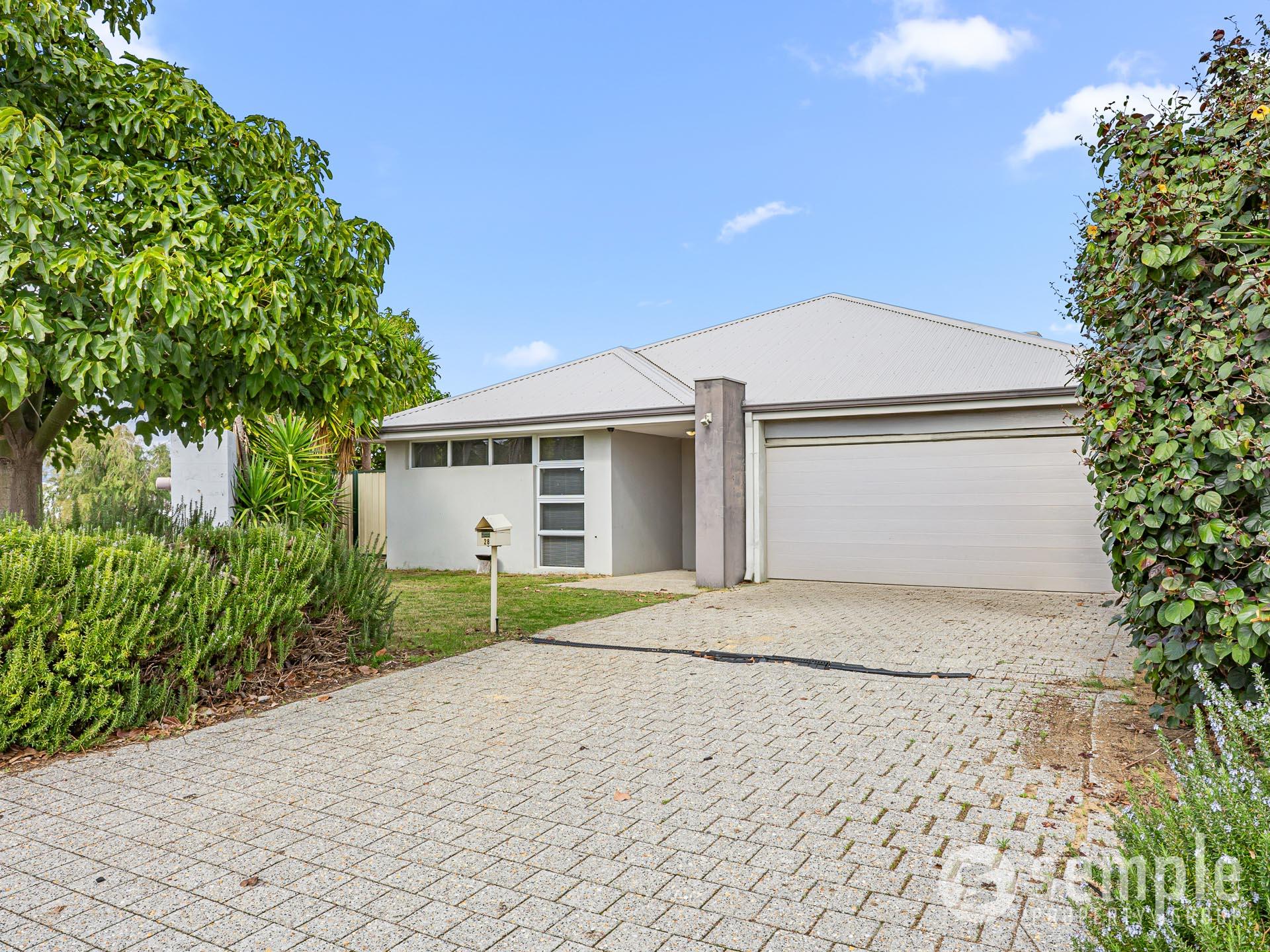 28 Ironbark Terrace, Hammond Park WA 6164