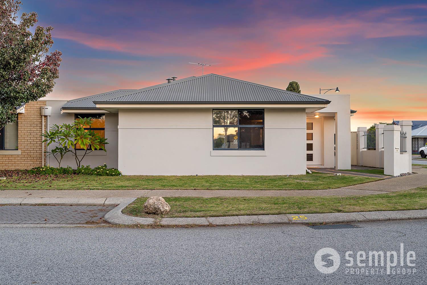25 Yarra Promenade, Hammond Park WA 6164