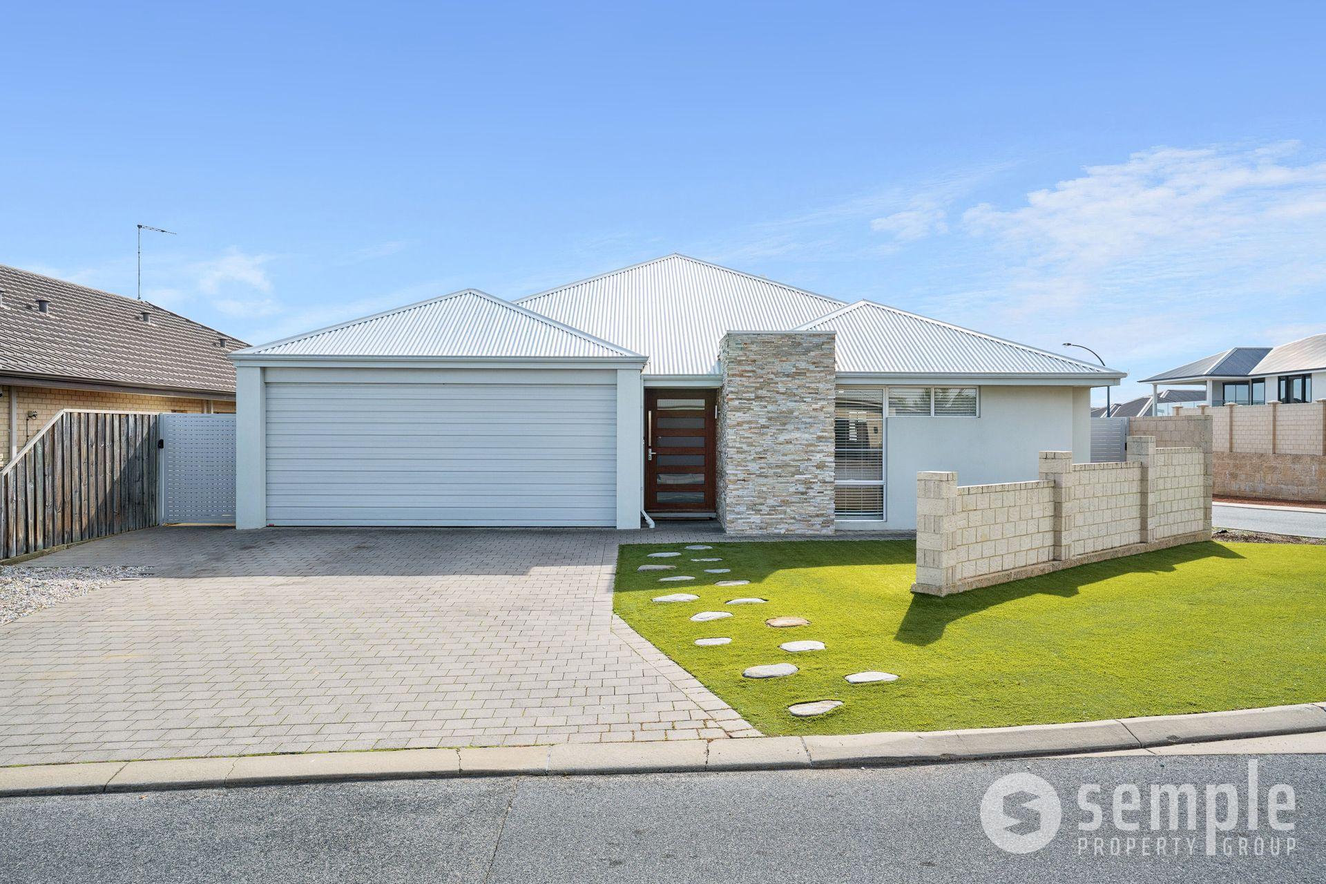 18 Solandri Turn, Halls Head WA 6210