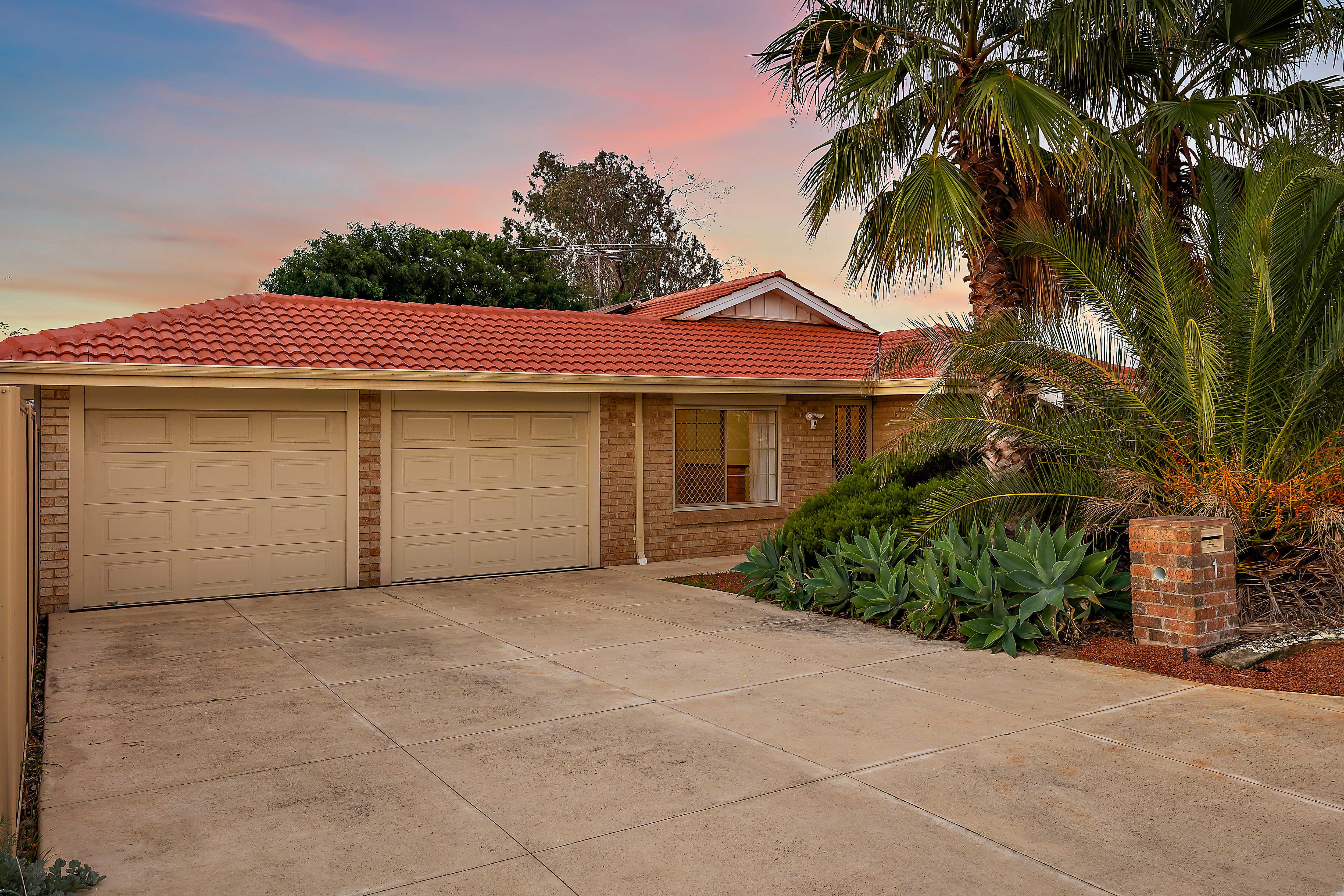 1 Werloo Court, Leda WA 6170