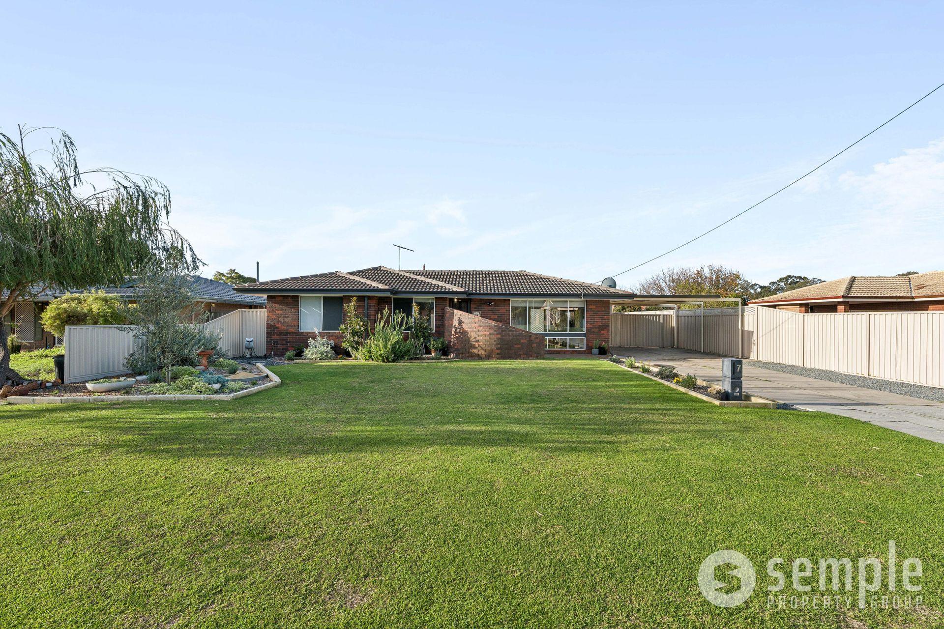 7 Waverley Way, Parkwood WA 6147