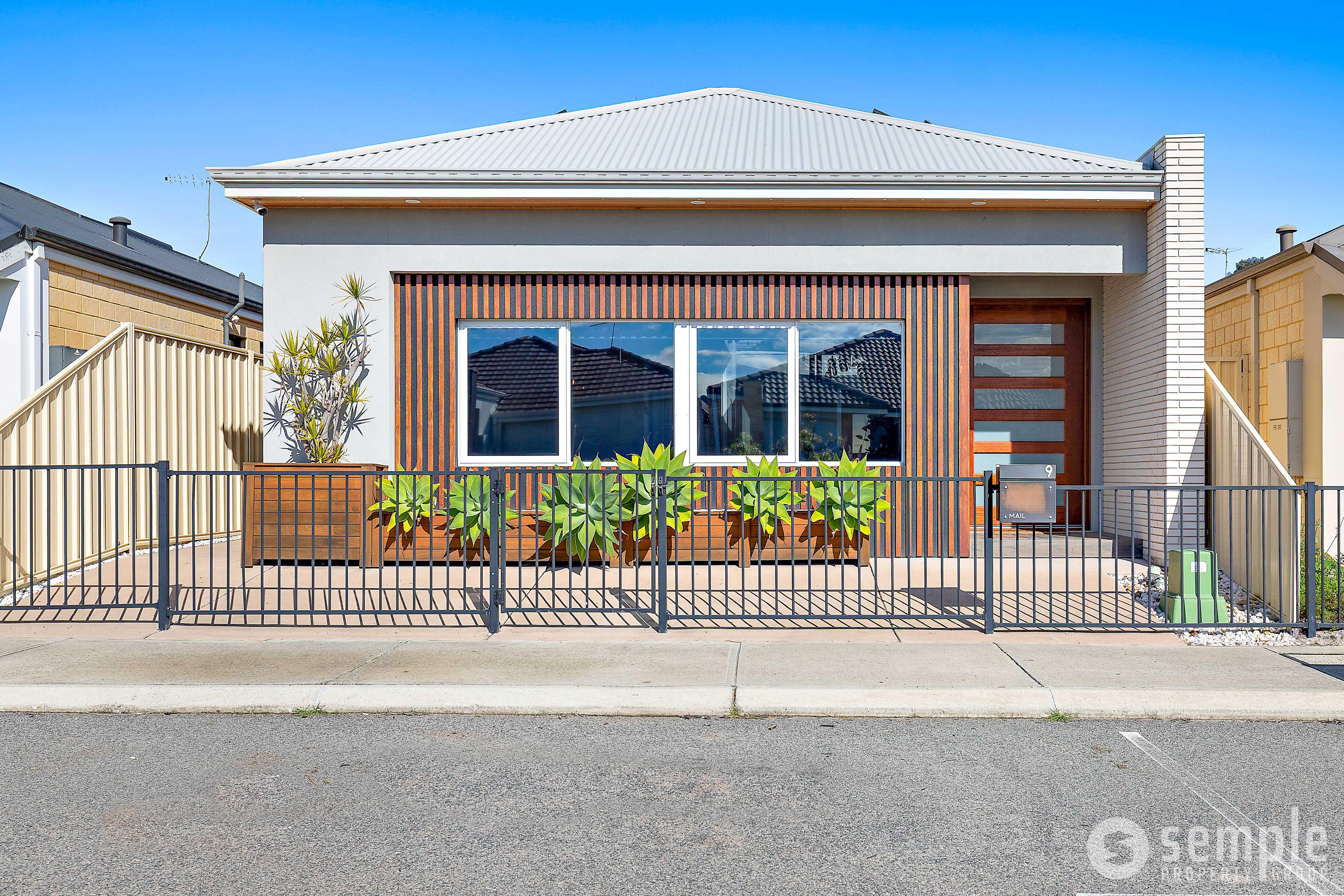 9 Yellowstone Grove, Success WA 6164