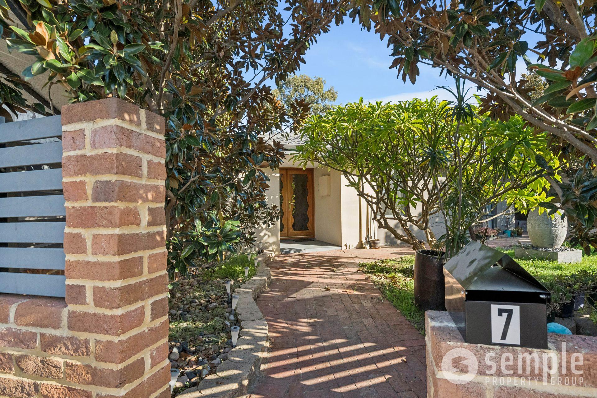 7 Rostellan Place, Willetton WA 6155