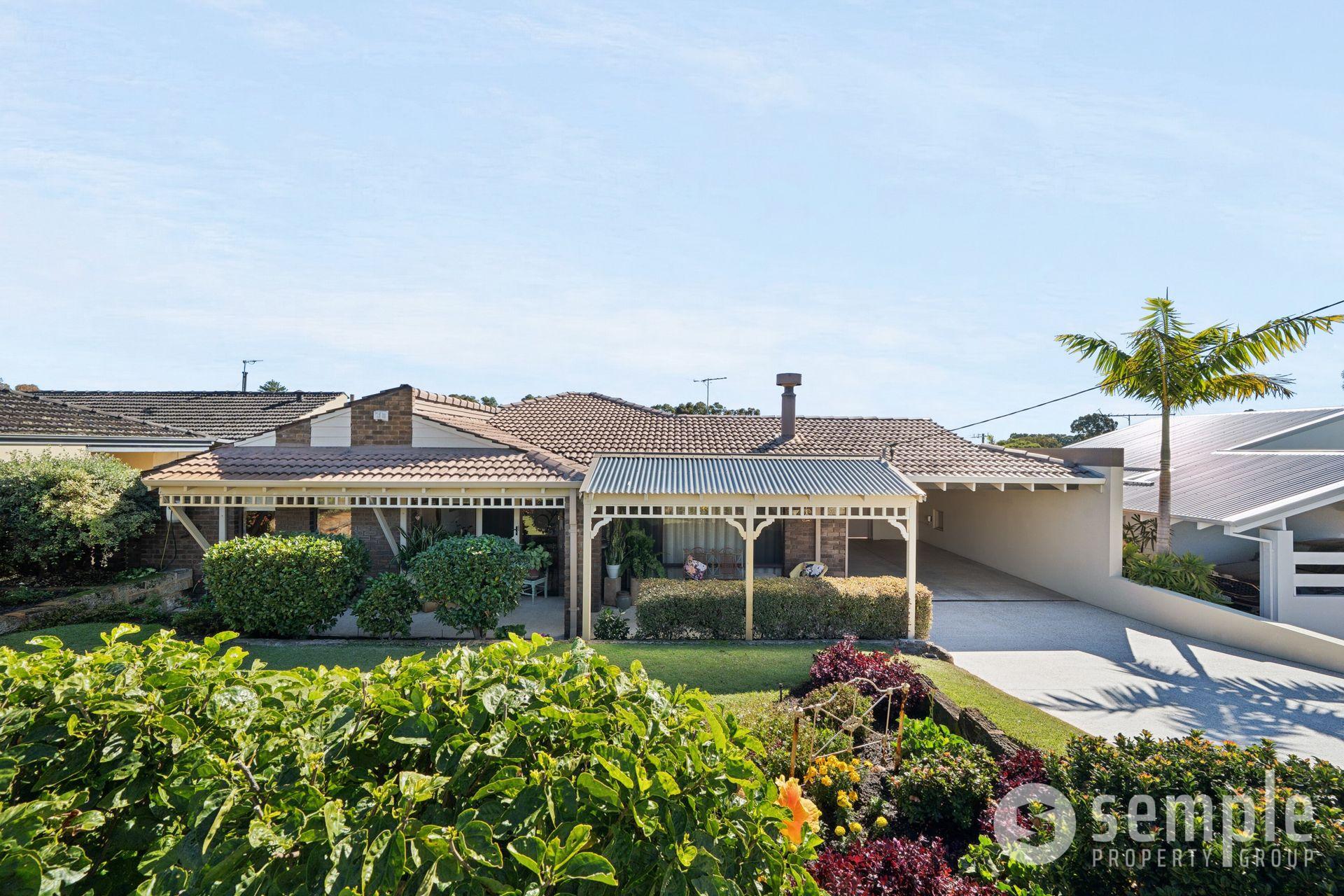 24 More Crescent, Bull Creek WA 6149