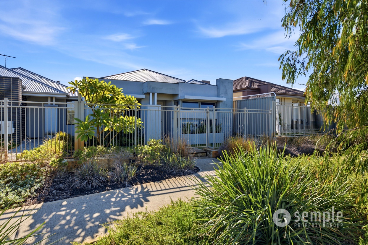 3 Egrove Lane, Piara Waters WA 6112