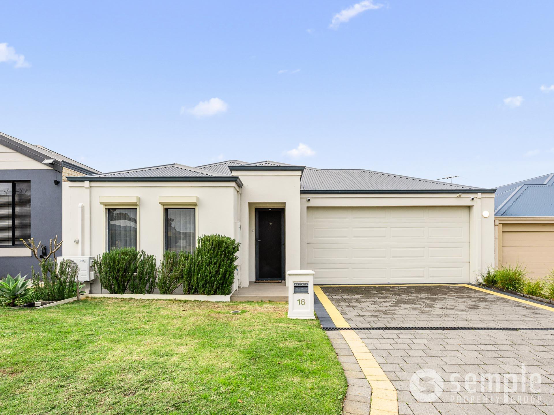 16 Wooleen Parkway, Beeliar WA 6164