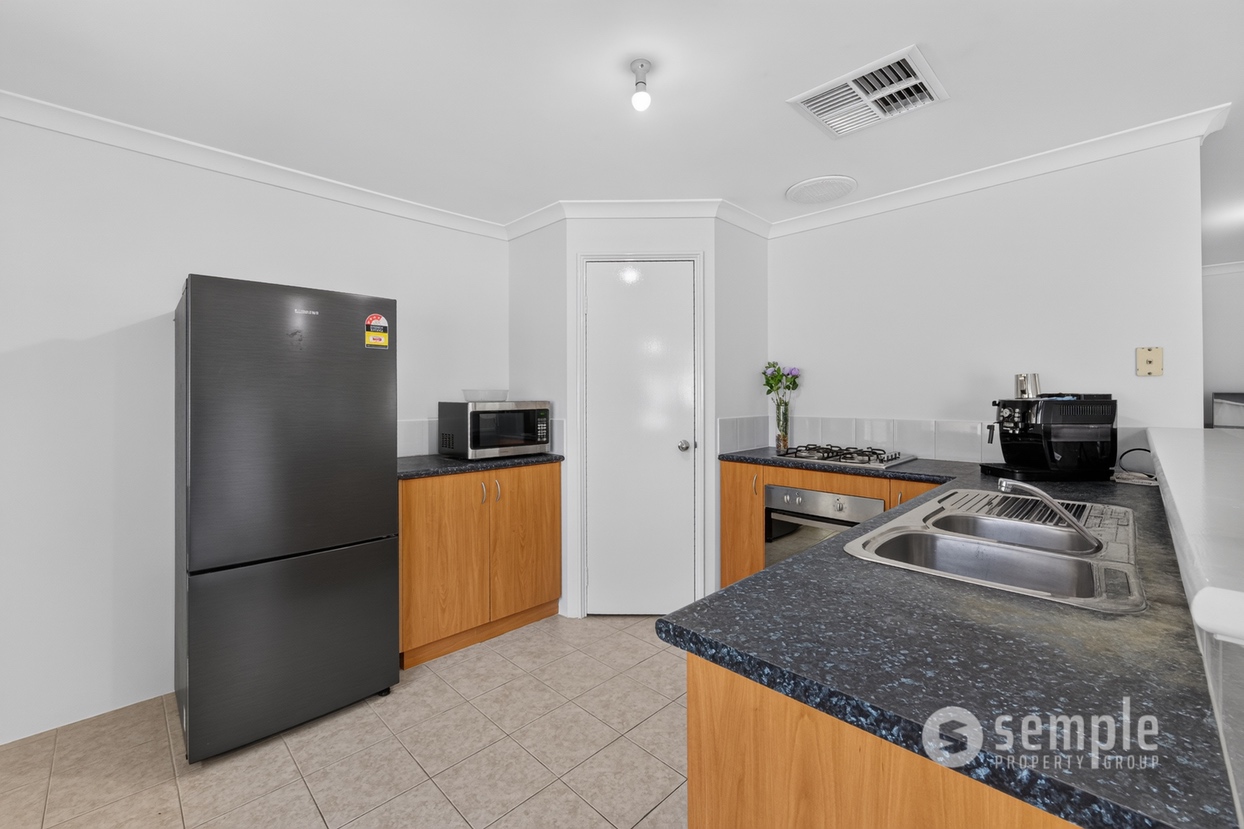 16/7 Barfield Road, Hammond Park WA 6164