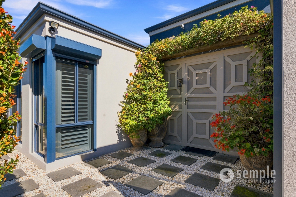 18 Lakefront Avenue, Beeliar WA 6164