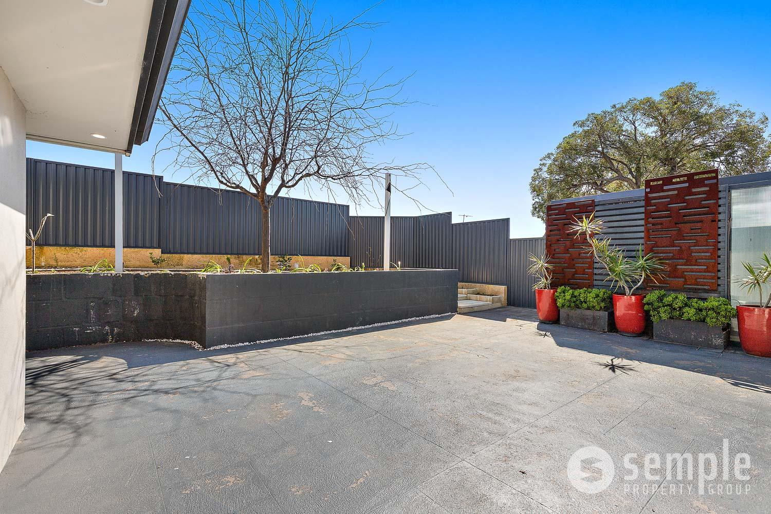 24 Larkspur Cross, Yangebup WA 6164