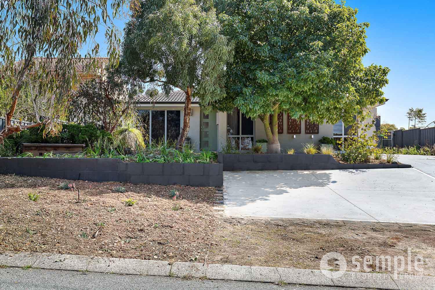 24 Larkspur Cross, Yangebup WA 6164