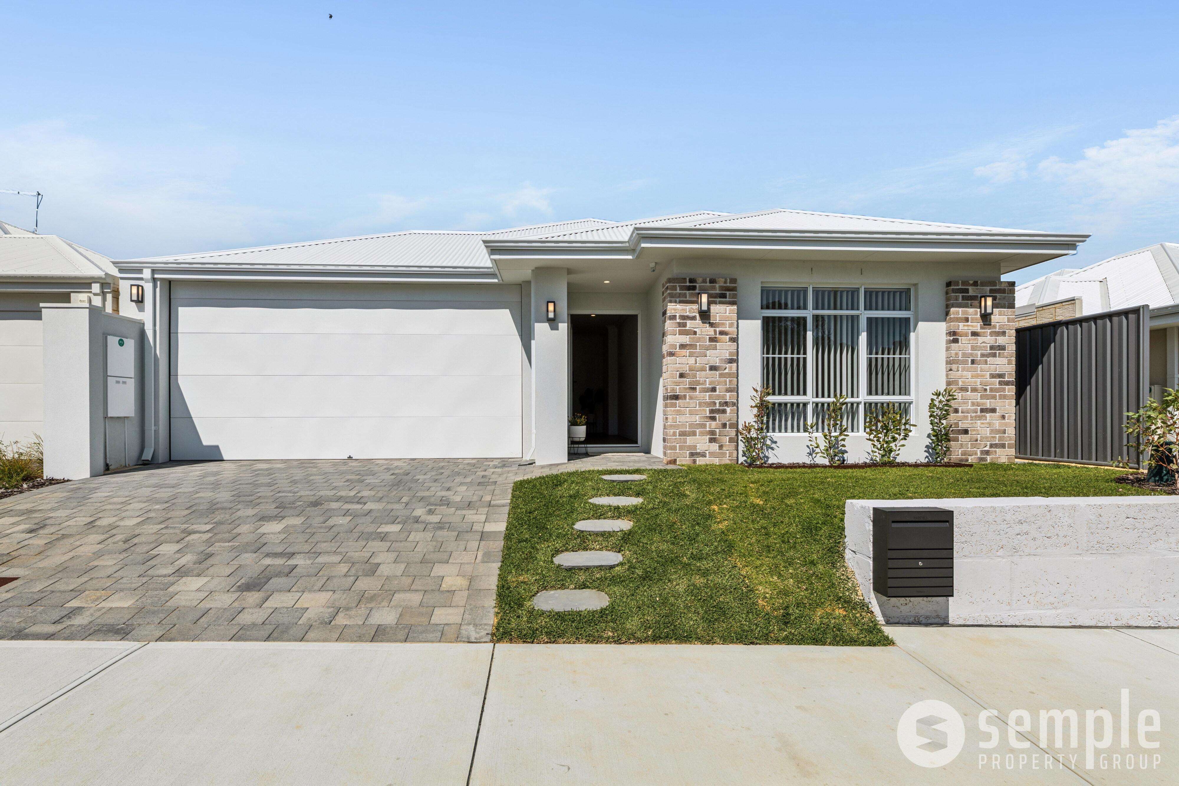42 Hibiscus Street, Hammond Park WA 6164