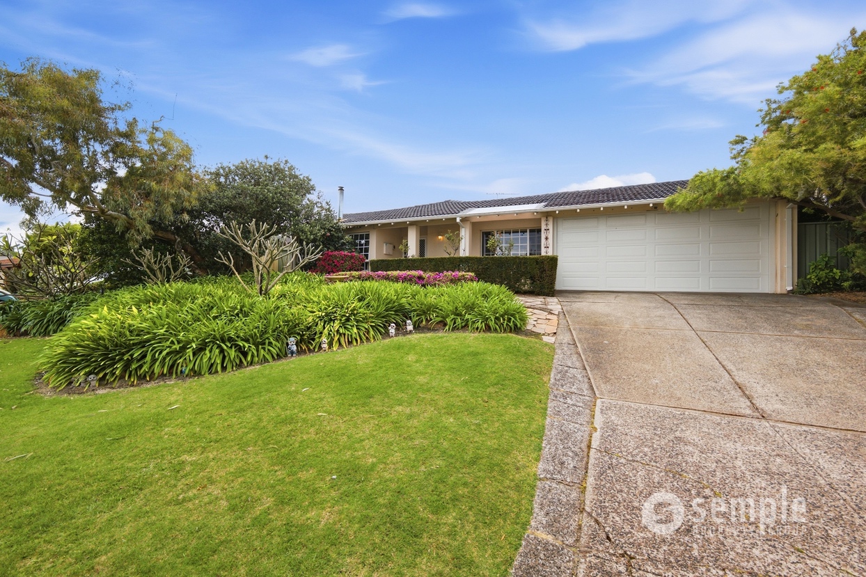 7 Waraker Way, Leeming WA 6149