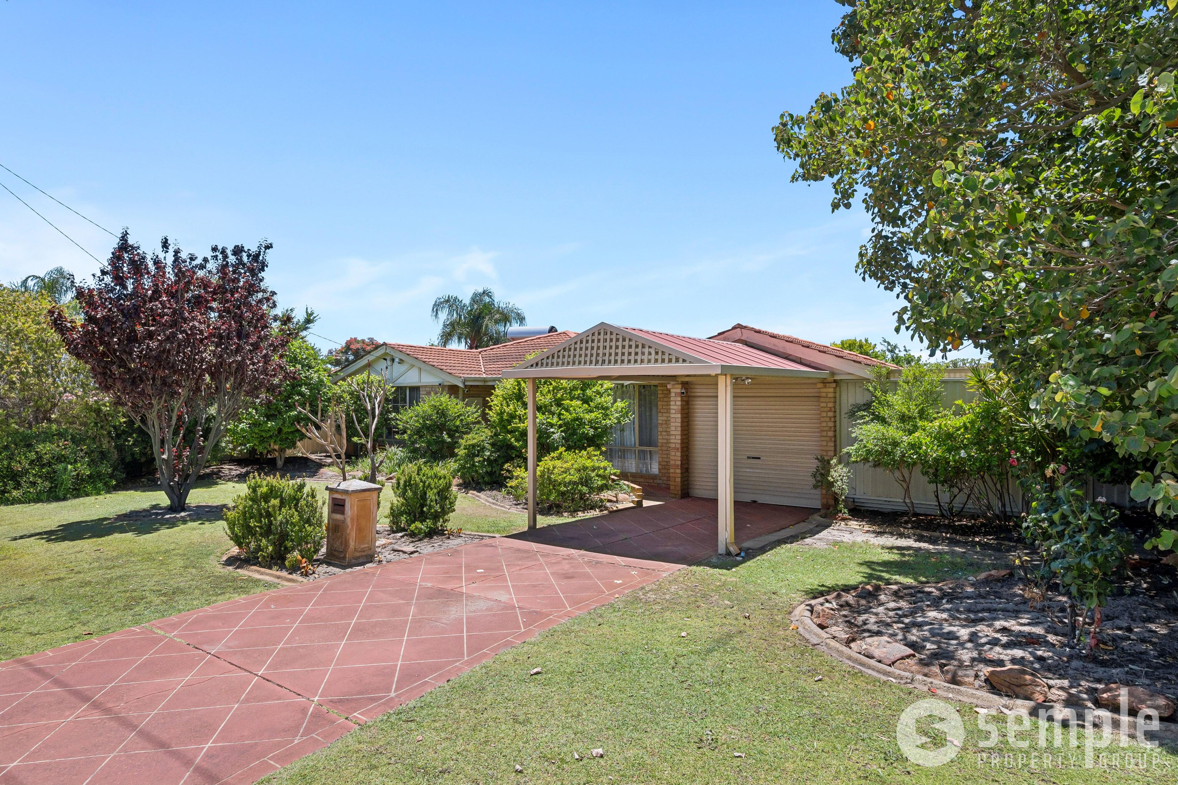 11 Bracken Way, Bibra Lake WA 6163