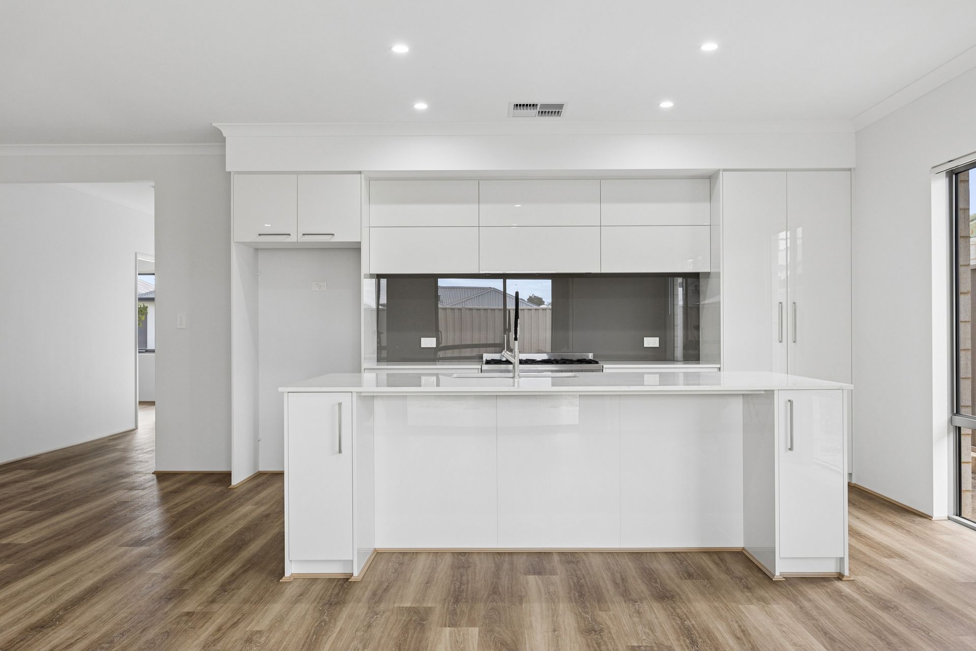 33 Magnificent Drive, Mandogalup WA 6167